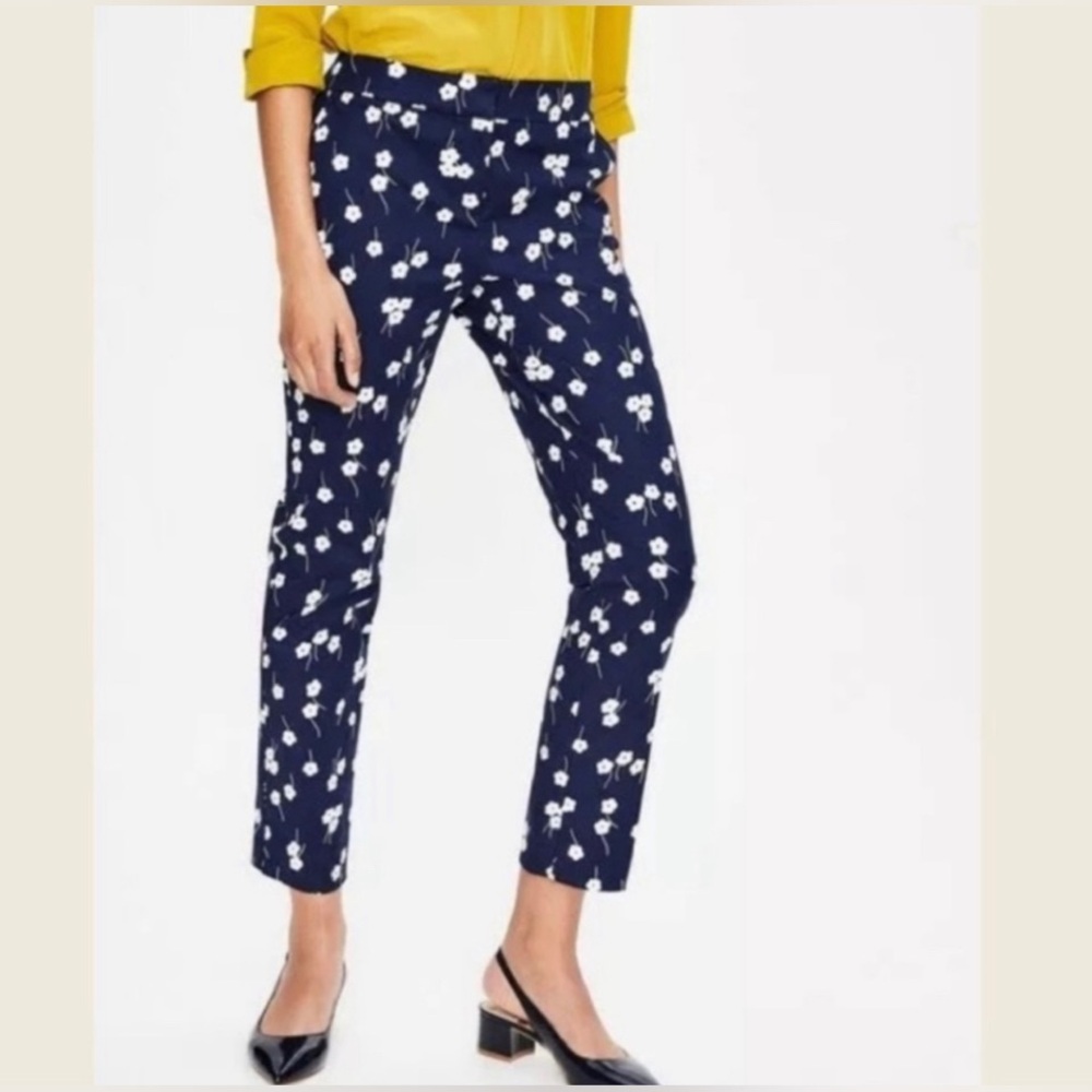 Boden Navy and White Floral Cropped Pants